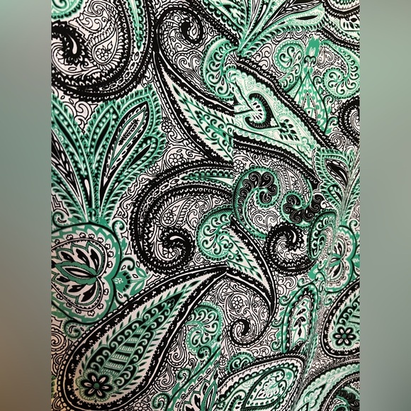 💚 Dana Buchman Green Paisley Top - Picture 4 of 4